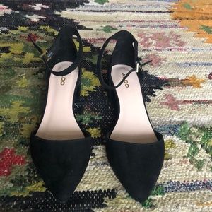 Block heel w/ ankle strap